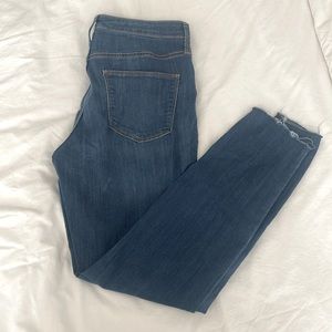 Universal  thread high rise skinny jeans 8/29R